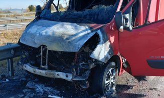 INCENDIU pe autostradă. O autoutilitară a luat foc pe breteaua dintre A10 și A3