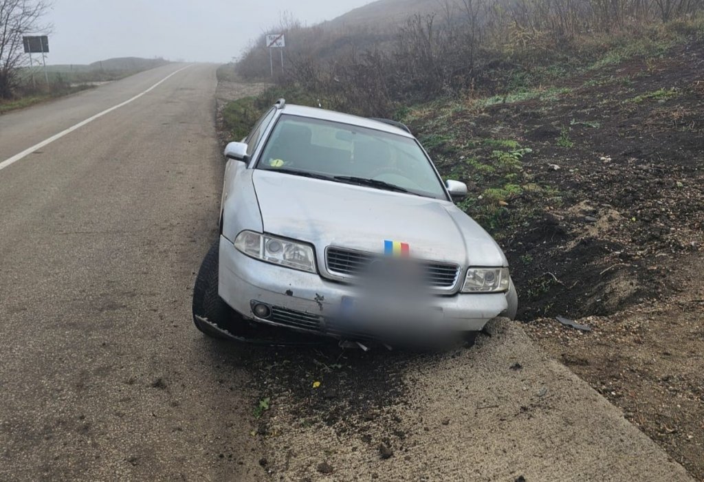 Accident rutier în Cluj: un șofer băut a lovit un cap de pod și a părăsit locul faptei