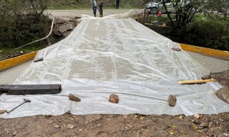 Trei poduri reparate într-o localitate din Cluj. Unul asigură accesul spre o renumită tabără de copii