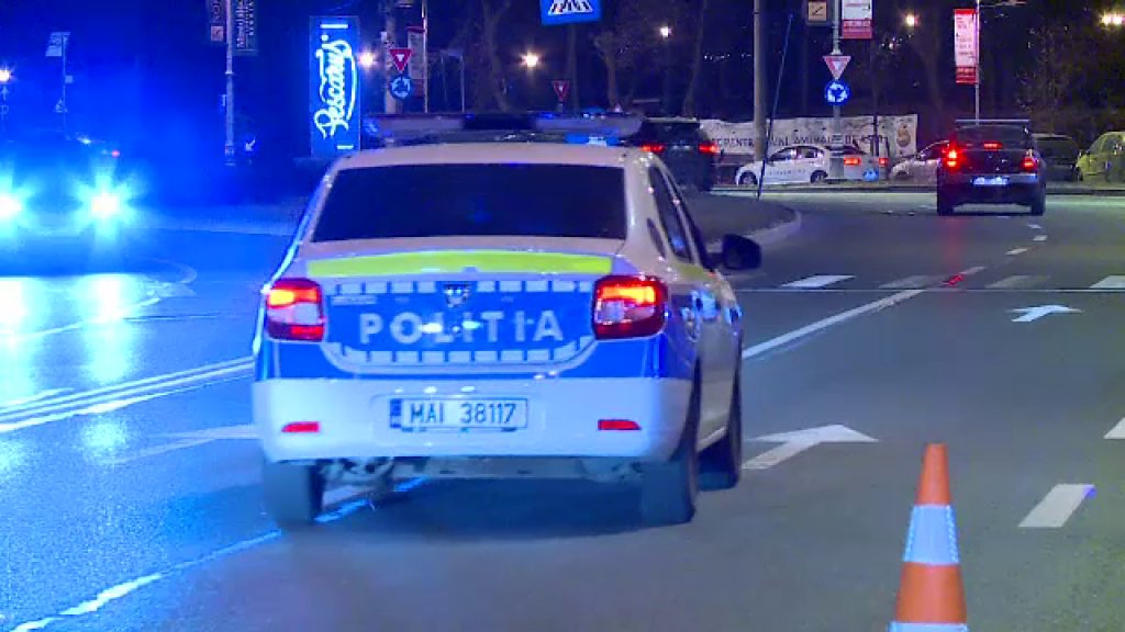 Urmărire ca-n filme pe străzile Clujului: un șofer de 22 de ani a fugit de poliție și a condus pe contrasens. Ce a urmat