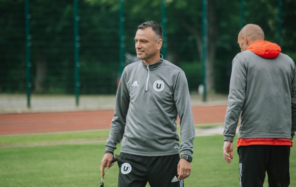 Fostul antrenor de la "U" și-a găsit un nou contract la doi ani de la plecarea de la Cluj. Va fi secund în Superligă