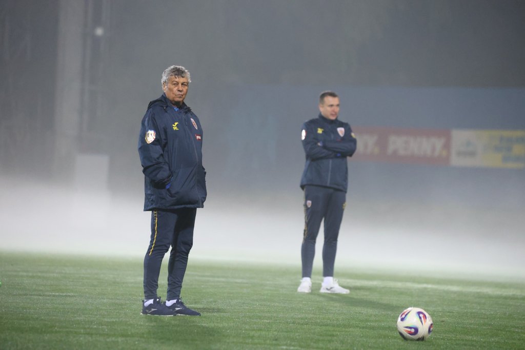 Mircea Lucescu a stabilit lotul pentru meciul cu Bosnia. Cine va privi partida din tribune