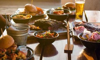 Alertă în lumea medicală! Un bărbat a murit imediat după ce a mâncat carne din cauza unei alergii provocată de o căpușă