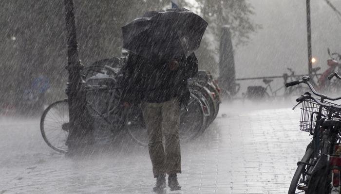 Meteorologii au actualizat prognoza: Vreme capricioasă și ploi pe arii extinse în perioada 17 - 30 noiembrie