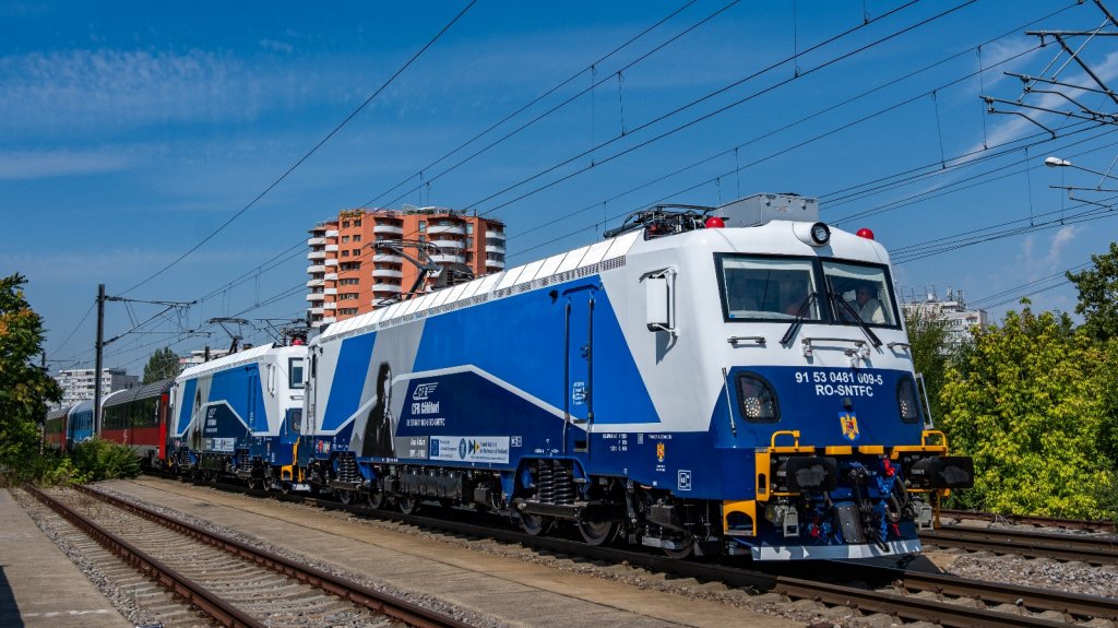12 locomotive modernizate şi 18 vagoane modernizate vor fi livrate către CFR. Vizează și Clujul