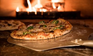 Clujenii dau verdictul: Locuitorii spun unde găsești pizza bună, caldă și rapid livrată. „Sunt surprins în mod plăcut”