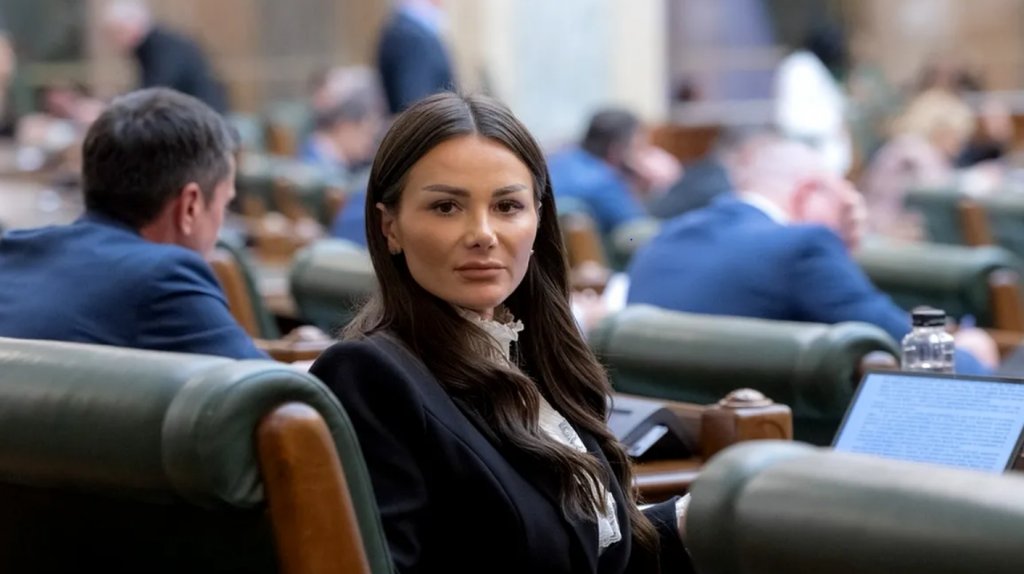 Incident șocant! O senatoare POT a fost bătută cu ranga de soția presupusului amant