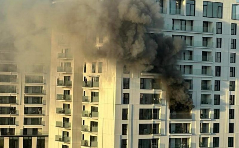 Incendiu puternic în București. 17 persoane au ajuns de urgență la spital