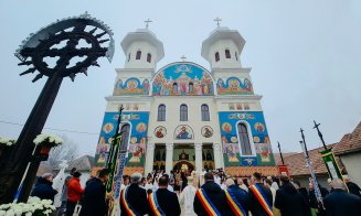 Slujbă impresionantă! Resfințirea Bisericii din Mănăstireni, la 100 de ani de la punerea pietrei de temelie