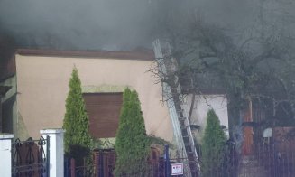 Incendiu la o casă din Huedin. De la ce ar fi pornit focul