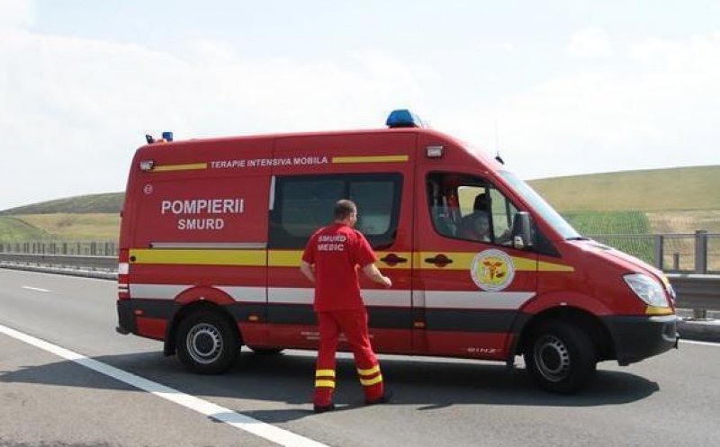 Încă un accident pe A3, în Cluj: microbuz răsturnat în aceeași zonă în care un șofer băut a lovit parapetul