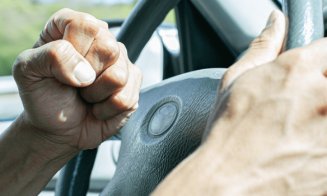Șofer oprit în trafic după ce a condus haotic în Cluj. Polițiștii au descoperit rapid de ce