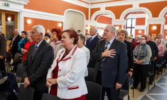 Peste 80 de cupluri premiate pentru 50 de ani de căsătorie. Primarul Emil Boc: „Arătăm aprecierea pentru cei care ne-au crescut și susținut”