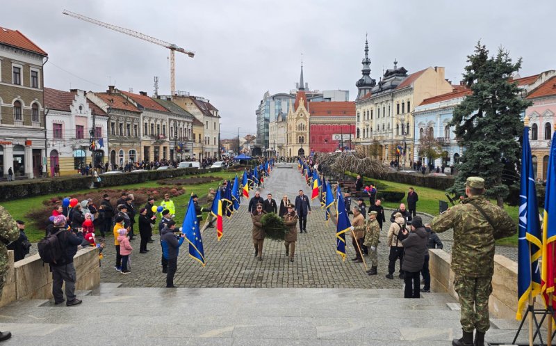 Au început manifestările de 1 Decembrie la Cluj. Festivitate de depunere de coroane în Piața Mihai Viteazul