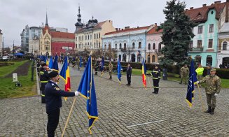 Au început manifestările de 1 Decembrie la Cluj. Festivitate de depunere de coroane în Piața Mihai Viteazul