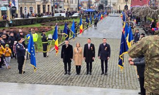 Au început manifestările de 1 Decembrie la Cluj. Festivitate de depunere de coroane în Piața Mihai Viteazul