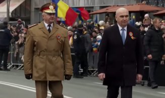 Suveraniștii, huiduieli în timpul intonării imnului la parada de la Alba Iulia. Vizat, premierul Ilie Bolojan