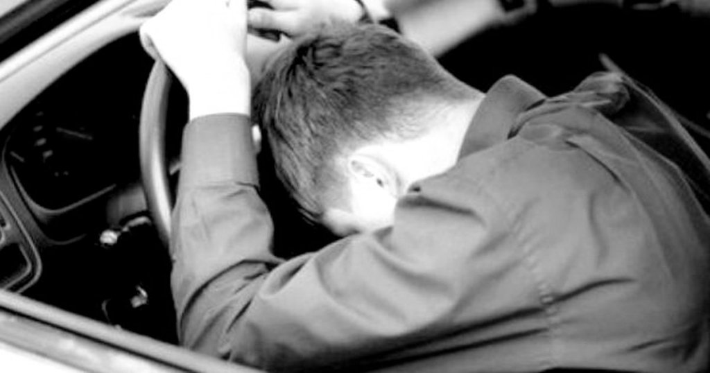 Pericol public în miez de noapte: tânăr fără permis și drogat, oprit de polițiști în Cluj-Napoca. Ce a urmat