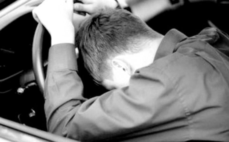 Pericol public în miez de noapte: tânăr fără permis și drogat, oprit de polițiști în Cluj-Napoca. Ce a urmat