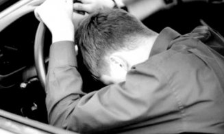 Pericol public în miez de noapte: tânăr fără permis și drogat, oprit de polițiști în Cluj-Napoca. Ce a urmat