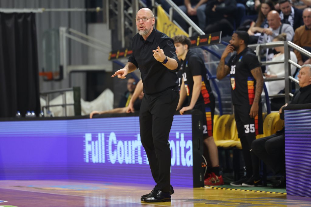 Concluziile lui Silvășan după victoria de la Salonic: "Sunt foarte mulțumit de evoluția echipei mele"