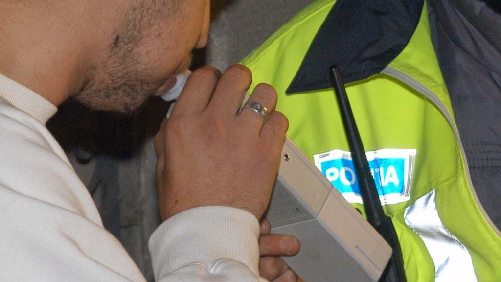 Un tânăr de 19 ani din Cluj, reținut după ce a fost prins beat la volan și cu permisul suspendat. Ce alcoolemie avea