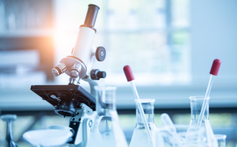 Un tratament experimental pentru cancer dezvăluie efecte anti-îmbătrânire