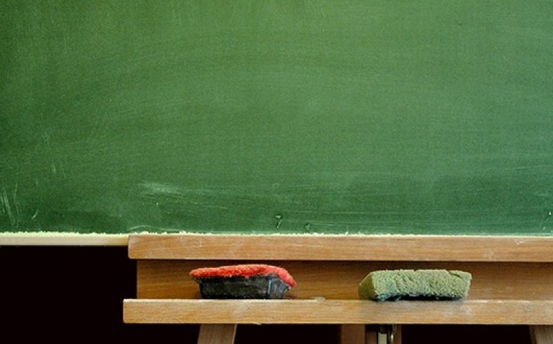 Parteneriate între școlile de top din marile orașe și cele din zonele dezavantajate. Planul ministrului David