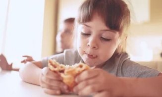 Gata cu zahărul și fast-food-ul! Ministerul Sănătăţii a actualizat lista alimentelor interzise în școli și grădinițe