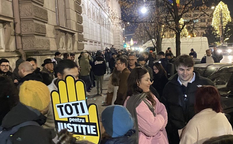 Protest în Cluj-Napoca: Sute de oameni au ieșit în stradă pentru o justiție independentă