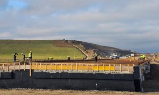 Mobilizare puternică pe Suplacu de Barcău - Chiribiș de pe A3. Erbașu prinde viteză și are 500 muncitori și peste 230 de utilaje pe șantier. Când ar f