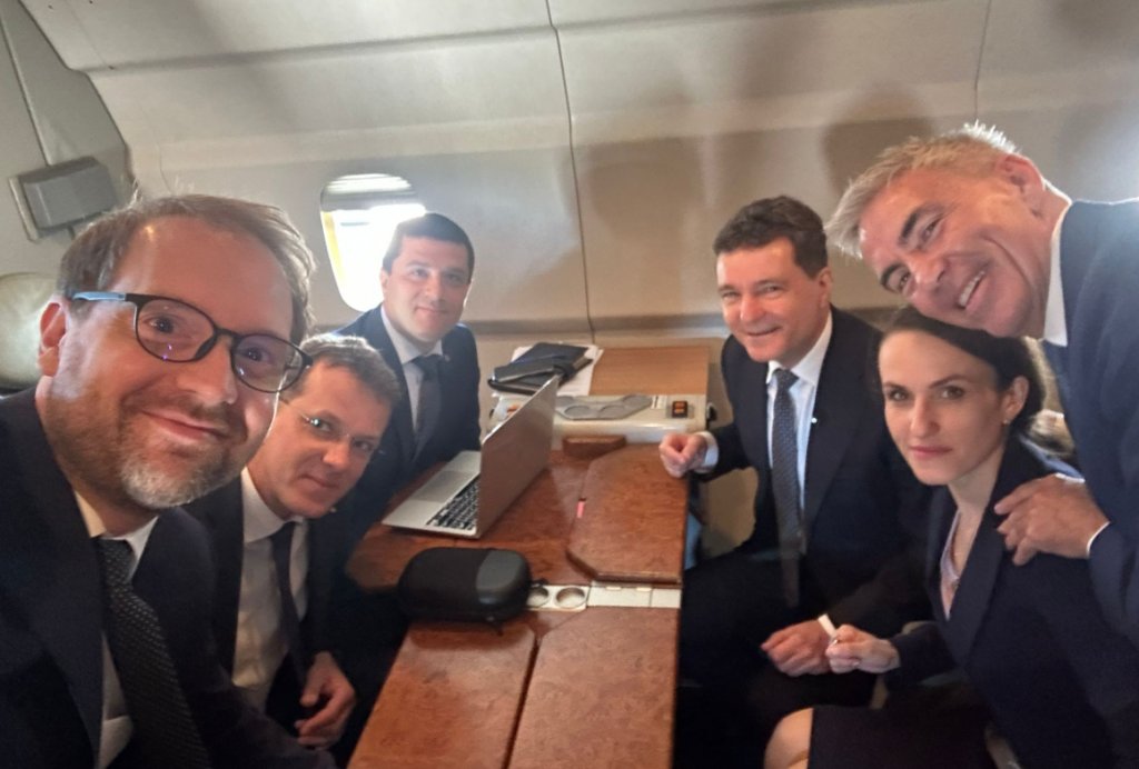 Pe cine propune USR ca ministru al Apărării Naționale