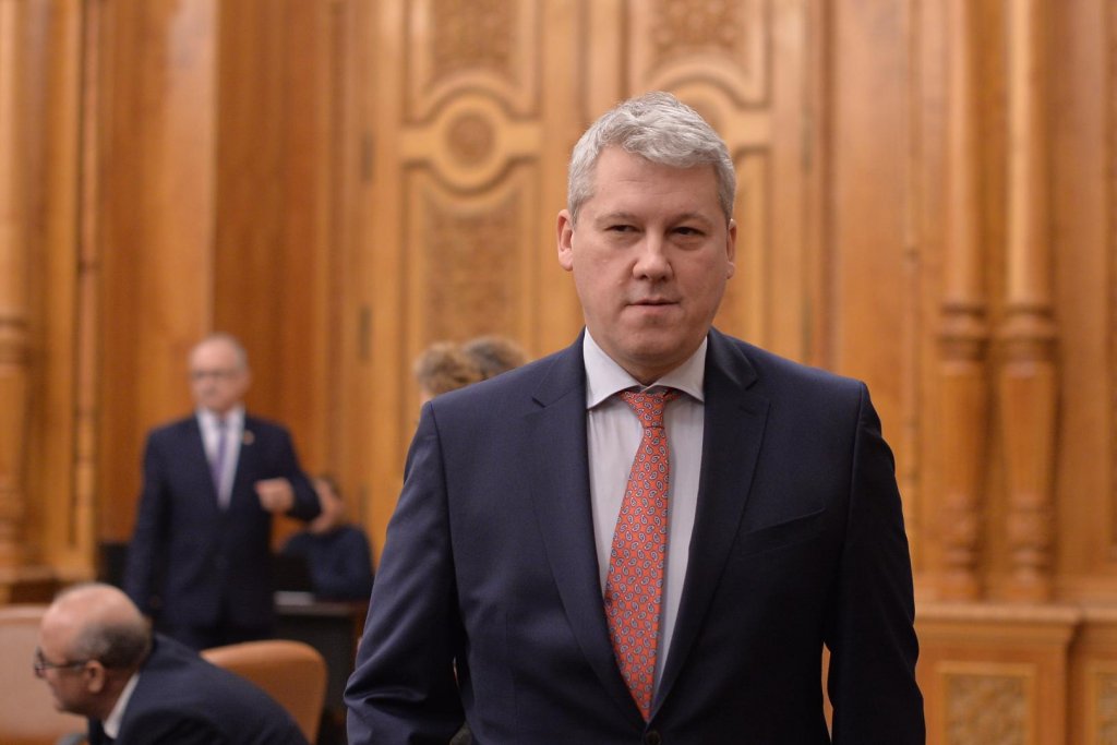 Senatul respinge moțiunea simplă a AUR împotriva ministrului Afacerilor Interne, Cătălin Predoiu