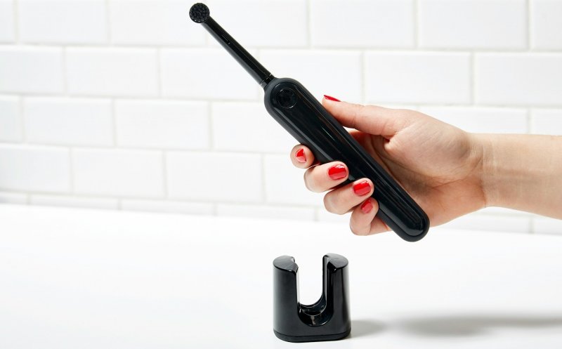 Zâmbet sigur zi de zi: cum să folosești corect periuța electrică pentru rezultate vizibile