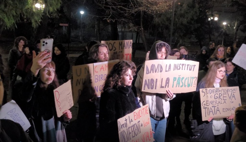 Studenții clujeni nu se mulțumesc cu demisia lui Daniel David: Protestele continuă până la oprirea austerității în educație