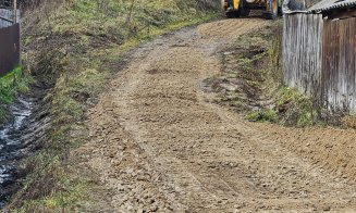 Mai multe drumuri dintr-o comună clujeană, puse la punct de CJ Cluj. Au fost distruse de ploi