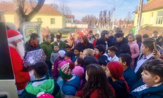 Acțiuni faine și dorințe împlinite. 800 de copii din localitățile clujene Horea, Huedin, Cara, Suatu, Călățele și Baia de Arieș au primit vizita unui Moș Crăciun timpuriu