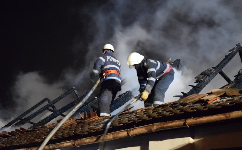 INCENDIU în Cluj: Le-a ars acoperișul casei în Ajunul Crăciunului