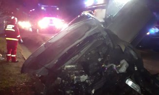 ACCIDENT în Cluj cu victimă și mașină făcută praf