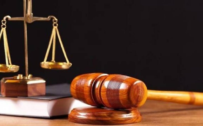 CCR, aşteptată să se pronunţe duminică asupra legii referitoare la pensiile magistraţilor