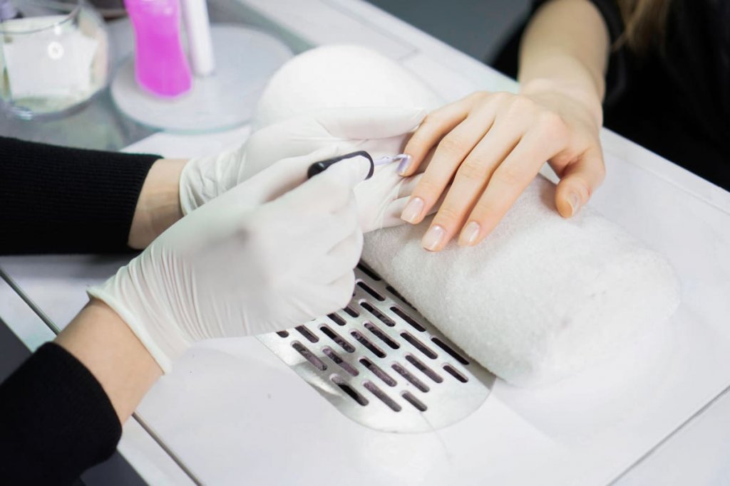 Top greșeli pe care le faci în îngrijirea unghiilor