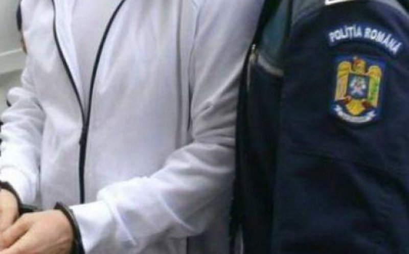 "Moș" în vârstă de 18 ani, la furat de Crăciun. A intrat într-un apartament din Cluj și a plecat cu mai multe "cadouri"