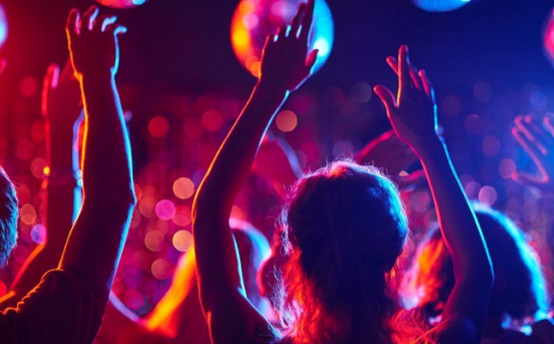 Vrei să petreci în noaptea de Revelion? Până la ce oră ai dreptul să faci gălăgie fără să ai probleme cu legea