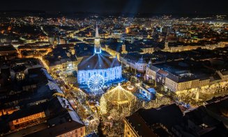 Revelion 2026 la Cluj-Napoca în imagini. Spectacol de drone și lumini în Piața Unirii. Cum au sărbătorit clujenii trecerea dintre ani