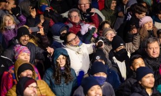 Revelion 2026 la Cluj-Napoca în imagini. Spectacol de drone și lumini în Piața Unirii. Cum au sărbătorit clujenii trecerea dintre ani