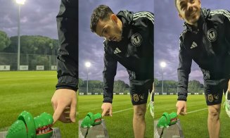 Dinozaur mușcat de crocodil :)) ”Auuuuu...”