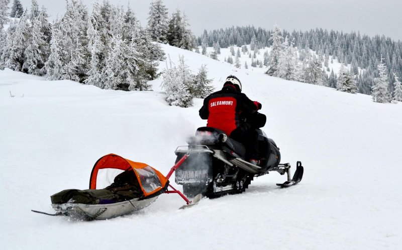 Aproape 100 de persoane salvate din munți, într-o singură zi: doi oameni au fost găsiți morți. Intervenții Salvamont și la Cluj