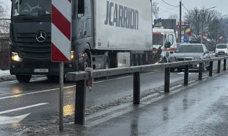 Accident pe un drum din Cluj între o ambulanță și un TIR 