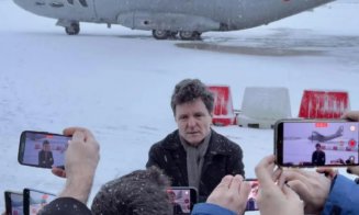 Nicușor Dan se întoarce, în sfârșit, în țară. Președintele a rămas blocat peste noapte la Paris din cauza ninsorilor abundente