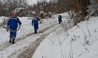 Eroii din noapte care reaprind lumina! Lupta contra cronometru a echipelor DEER din Munții Apuseni în întuneric, frig și zăpadă